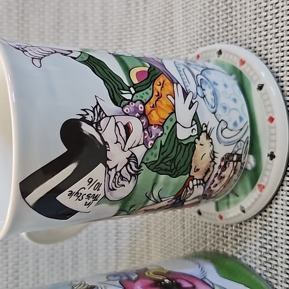 **Title:** New Paul Cardew Alice in Wonderland Coffee Mug in Collector’s Tin – D - Picture 3 of 8